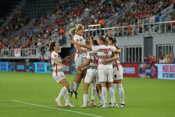 国足热身赛2-0胜库拉索,韦世豪张玉宁破门｜火狐体育首页（配图示意）
