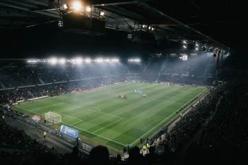 穆里尼奥与范加尔西甲老照片曝光｜火狐体育（配图示意）
